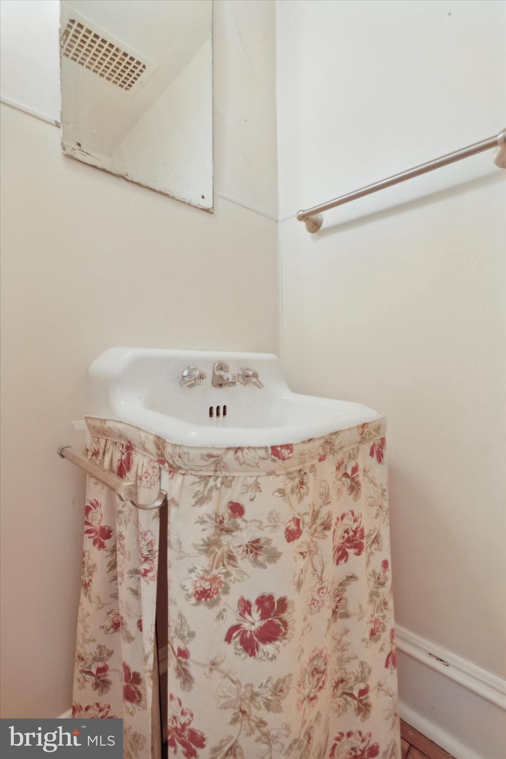 221 Mather Road Jenkintown, PA 19046 - Photo 29 of 52 3rd floor half bath