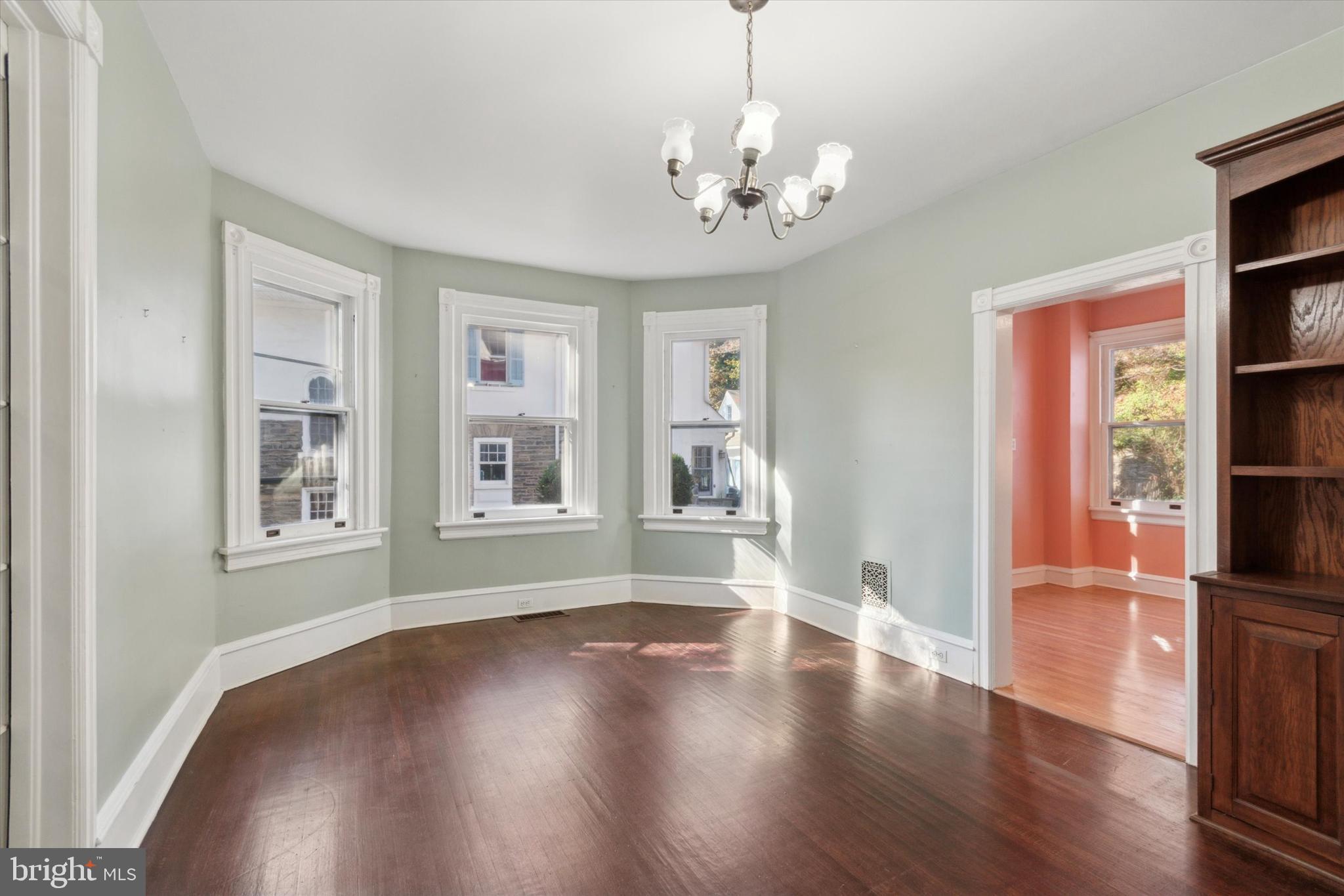 Dining room.