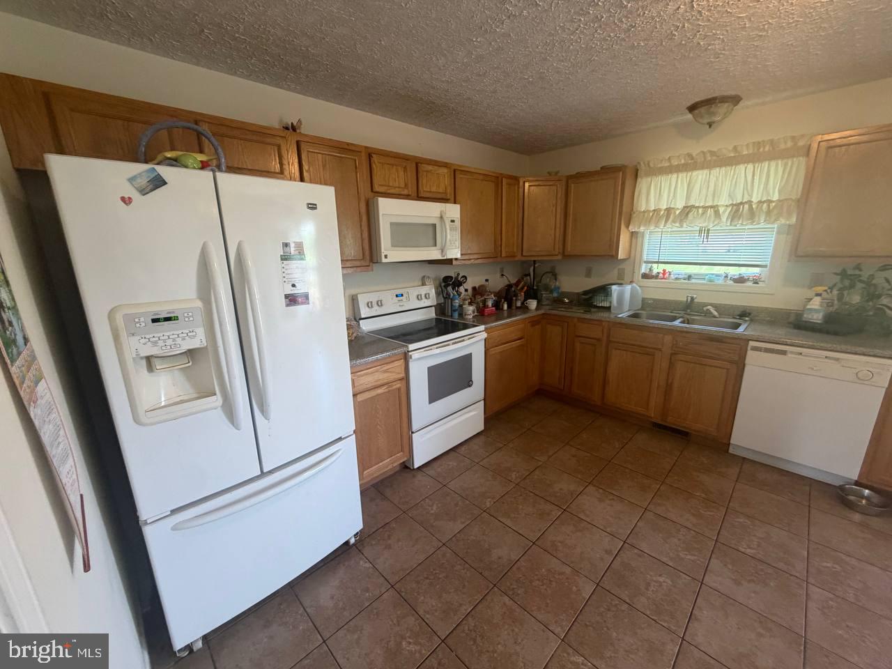 333 East Bailey Road Lewisburg, WV 24901 - Photo 26 of 57 Bright and inviting kitchen space.