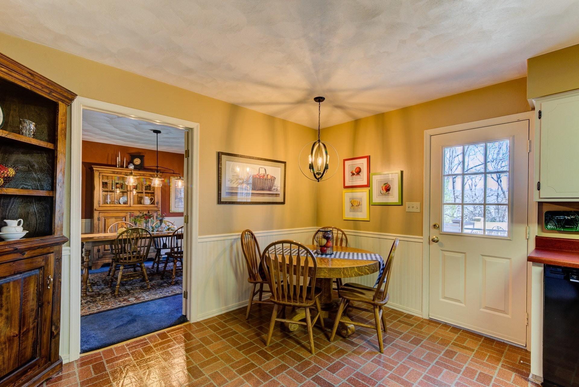 7119 Cedar Crest Road Roanoke, VA 24019 - Photo 11 of 51 011-335317-20-7119 Cedar Crest Rd-60_848