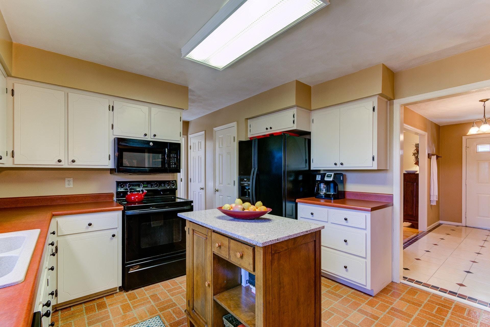 7119 Cedar Crest Road Roanoke, VA 24019 - Photo 13 of 51 013-335317-22-7119 Cedar Crest Rd-80_848