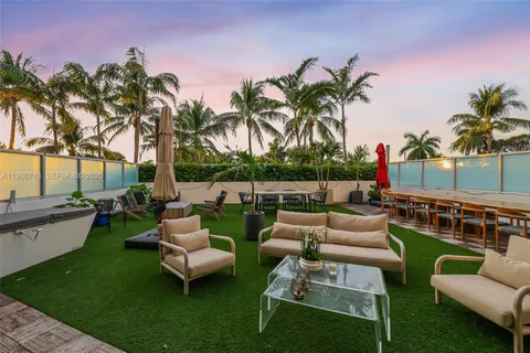 $1,950,000 | 2001 Meridian Avenue, Unit 307, Miami Beach, FL 33139