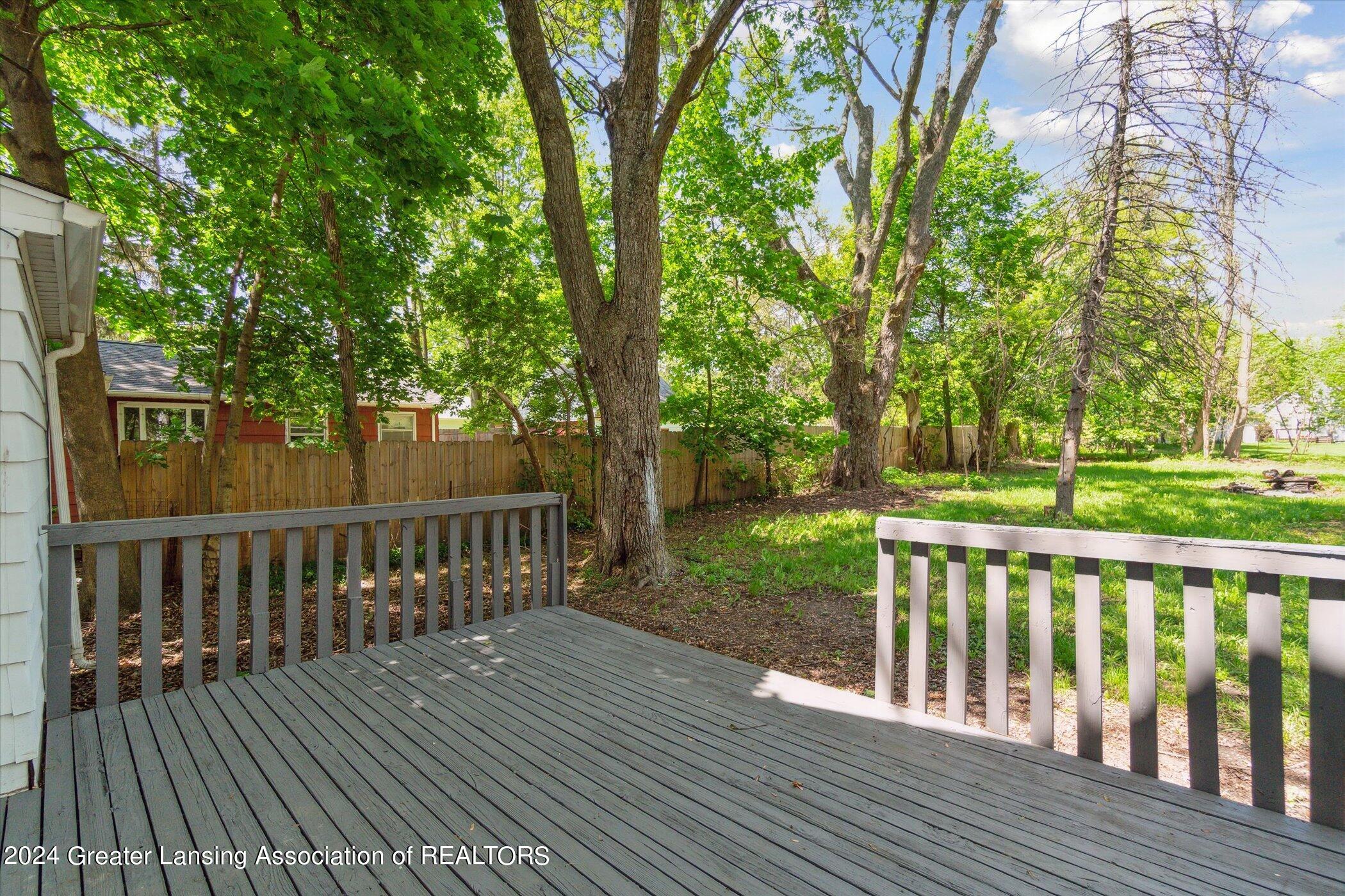 326 West Holmes Road Lansing, MI 48910 - Photo 29 of 48 52-326-W-Holmes-Rd-Lansing-MI-48910-Wind