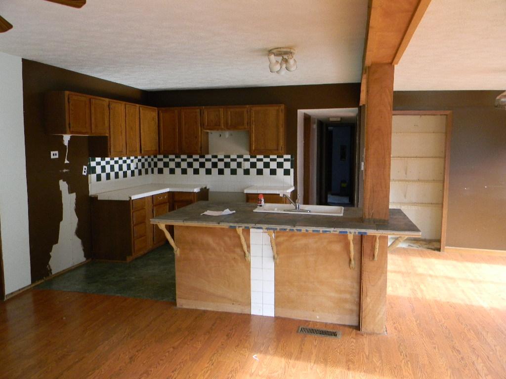 3832 Big Springs Ridge Road Friendsville, TN 37737 - Photo 3 of 13 Big Springs Interiors 006