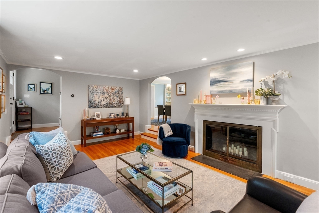 14 Standish Road Wellesley, MA 02481 - Photo 7 of 36 Gallery Image 7
