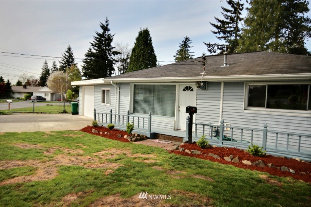 751 Redmond Avenue Northeast Renton, WA 98056 - Photo 2 of 17
