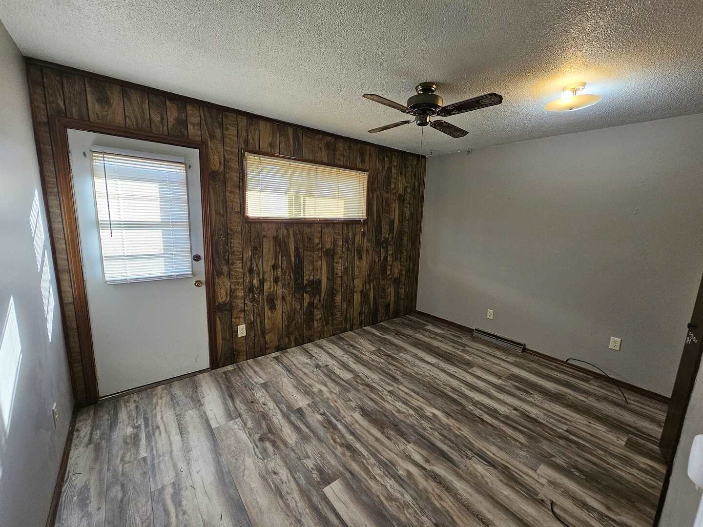 302 Marteeny Street Mount Vernon, IL 62864 - Photo 12 of 15 a view of an empty room with a window