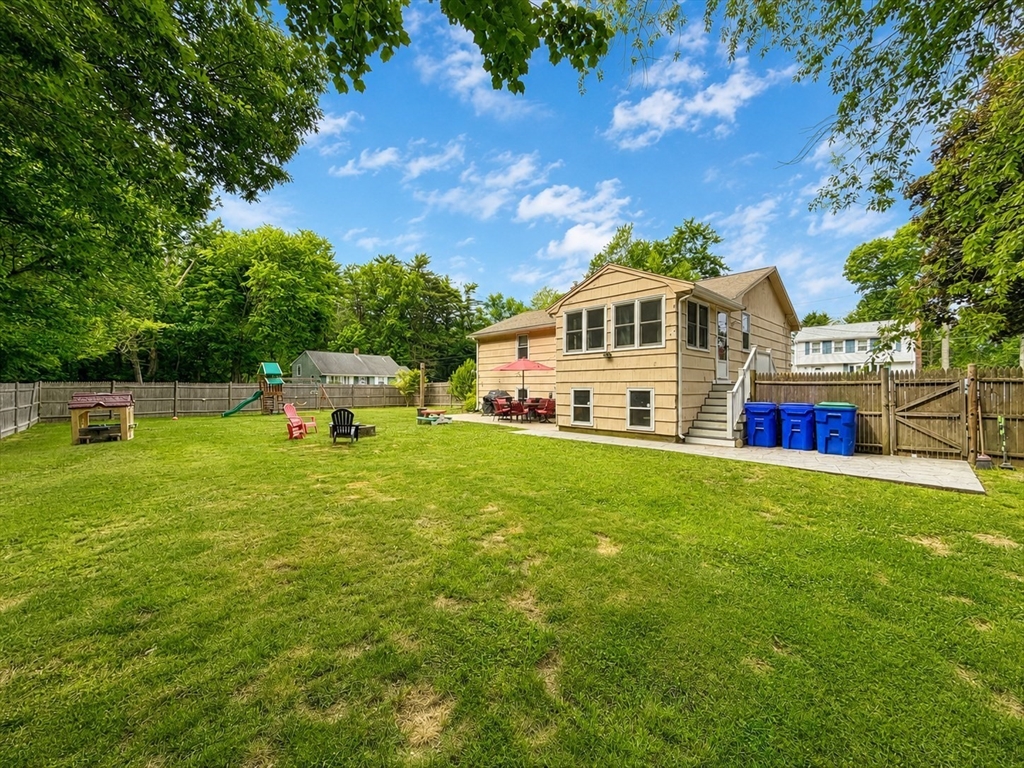 174 Damon Road Rockland, MA 02370 - Photo 3 of 22