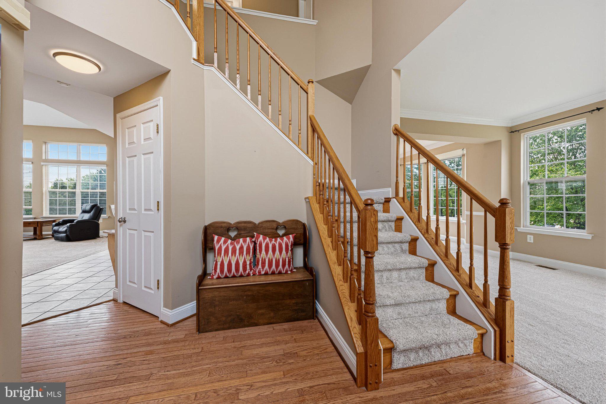 602 Shanks Evans Road Northeast Leesburg, VA 20176 - Photo 3 of 43 Inviting entryway with elegant staircase.