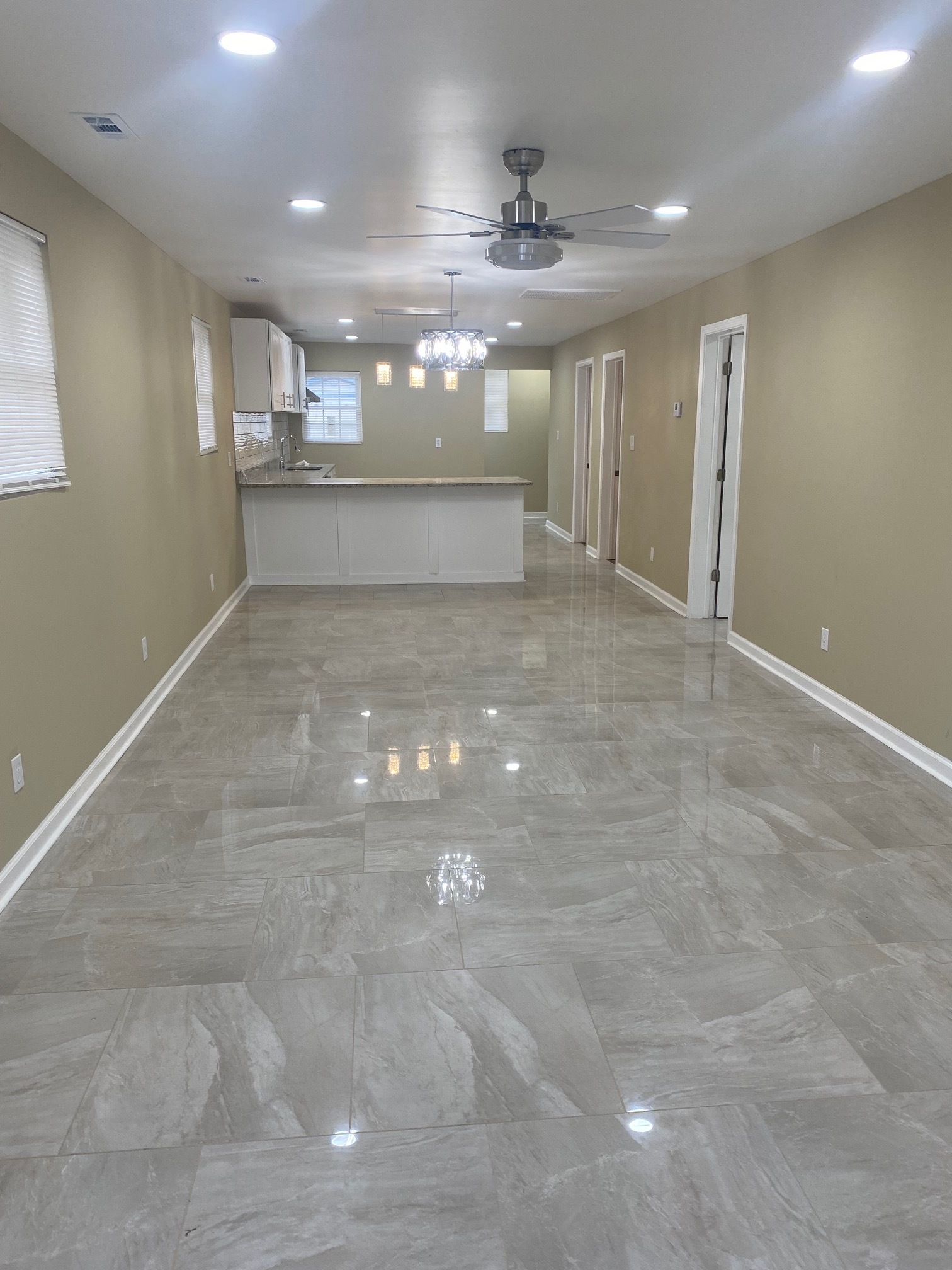 809 Chase Street Indianapolis, IN 46221 - Photo 3 of 19