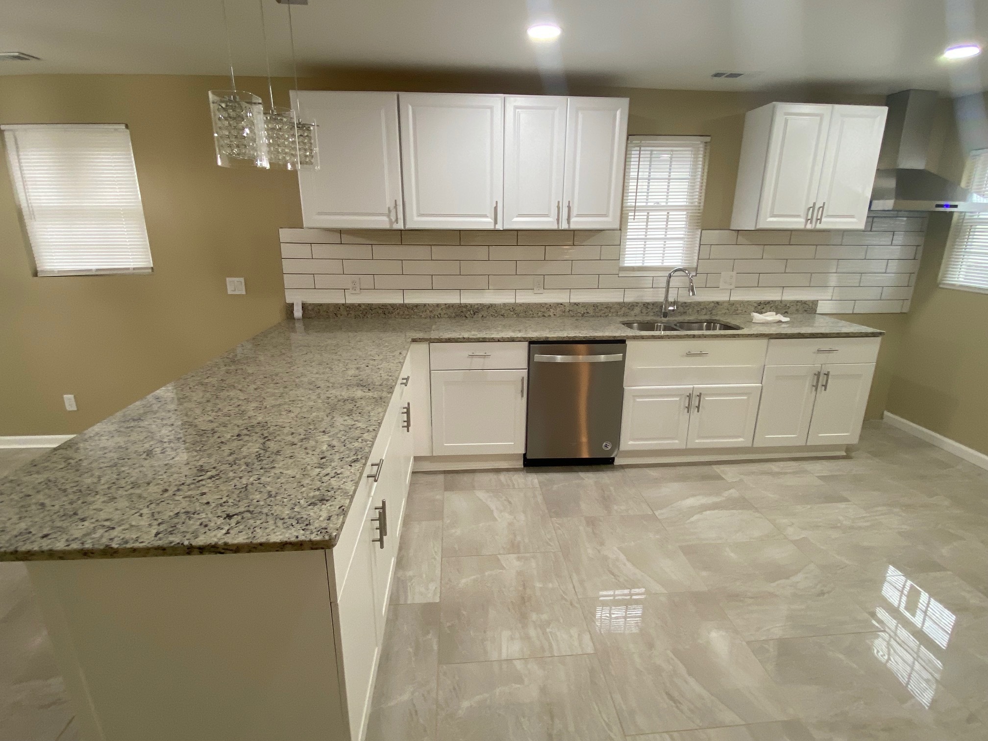 809 Chase Street Indianapolis, IN 46221 - Photo 4 of 19