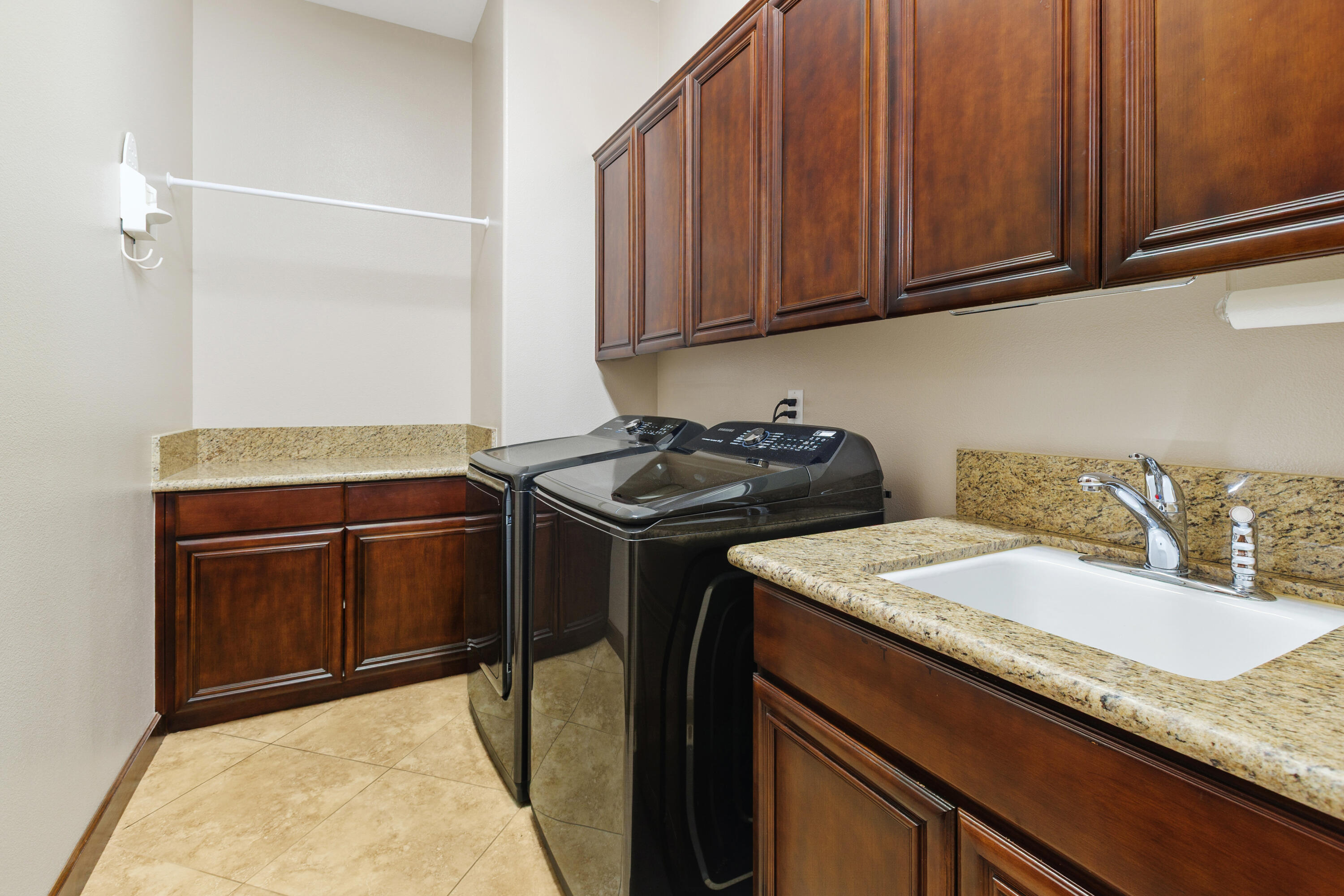 207 North Kavenish Drive Rancho Mirage, CA 92270 - Photo 22 of 41 28_11965599_185369_185369-EI-124