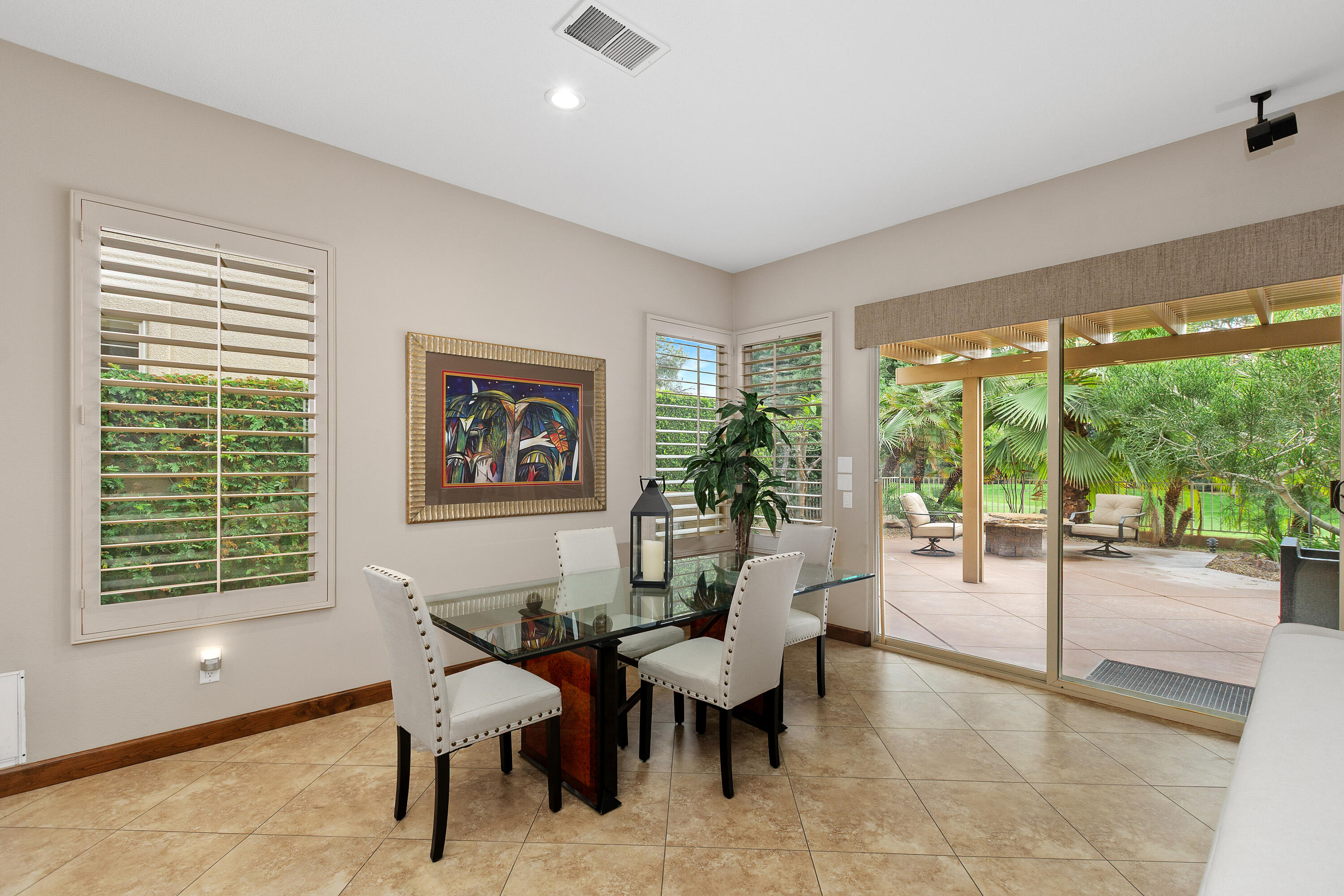 207 North Kavenish Drive Rancho Mirage, CA 92270 - Photo 10 of 41 11_11965586_185369_185369-EI-112