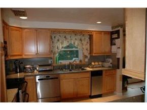 8 West Road Merrimack, NH 03054 - Photo 2 of 9