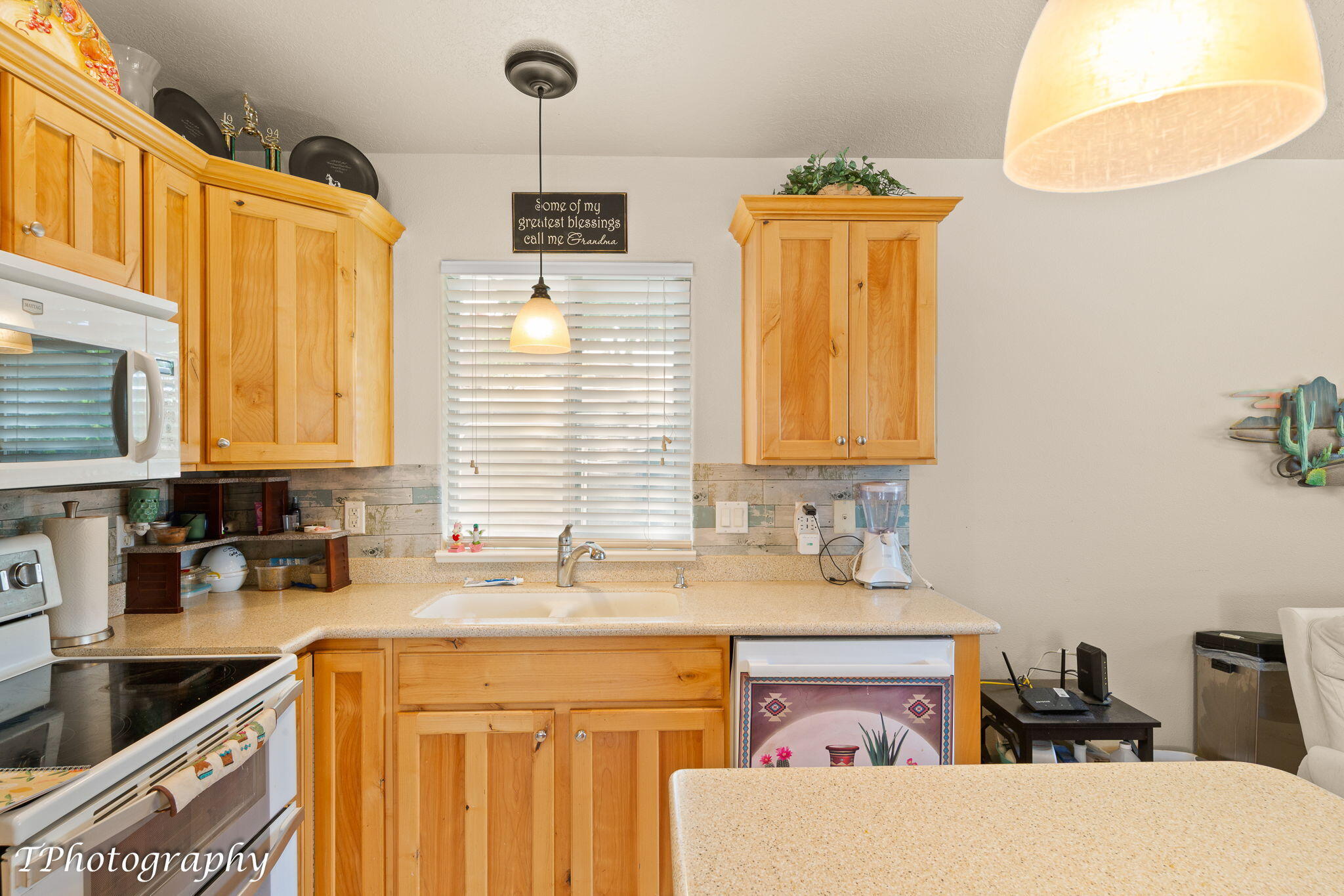 107 Overlook Lane Hurricane, UT 84737 - Photo 7 of 19 Kitchen View 3