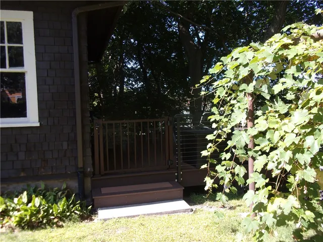 $1,950 | 27 West Park Place, Unit 2F, Woonsocket, RI 02895