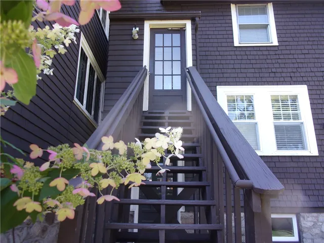 $1,950 | 27 West Park Place, Unit 2F, Woonsocket, RI 02895