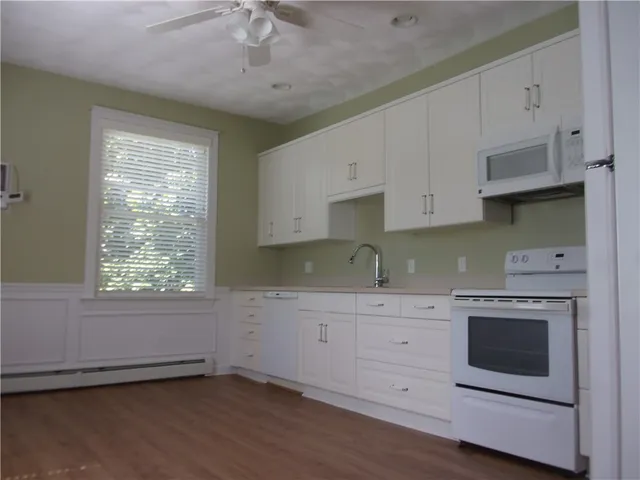 $1,950 | 27 West Park Place, Unit 2F, Woonsocket, RI 02895