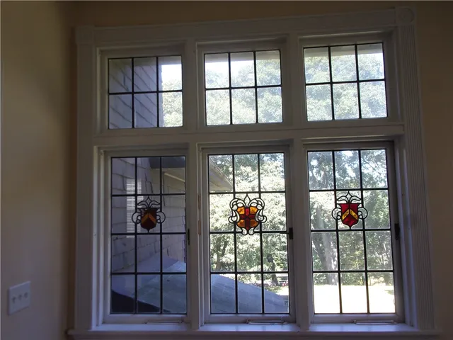 $1,950 | 27 West Park Place, Unit 2F, Woonsocket, RI 02895