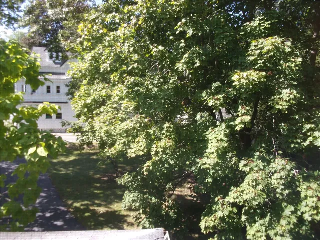 $1,950 | 27 West Park Place, Unit 2F, Woonsocket, RI 02895