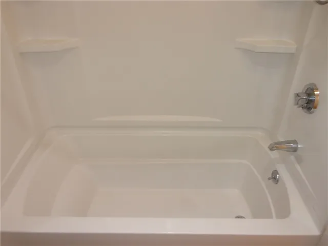 $1,950 | 27 West Park Place, Unit 2F, Woonsocket, RI 02895