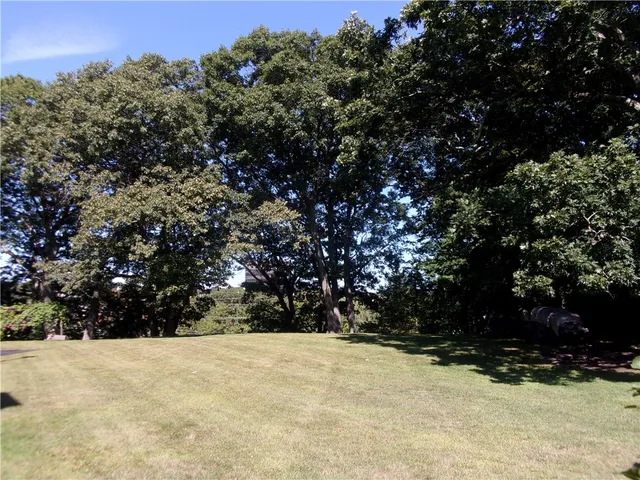 $1,950 | 27 West Park Place, Unit 2F, Woonsocket, RI 02895