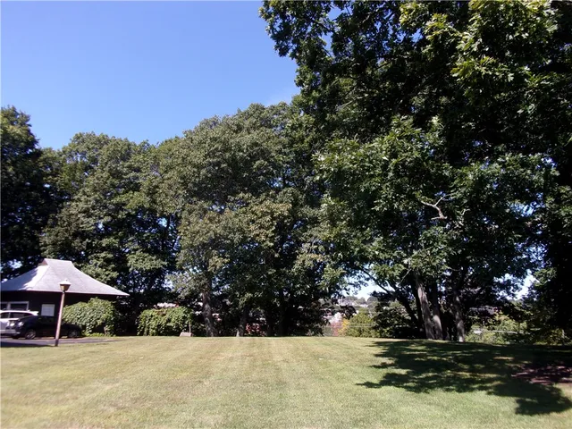 $1,950 | 27 West Park Place, Unit 2F, Woonsocket, RI 02895