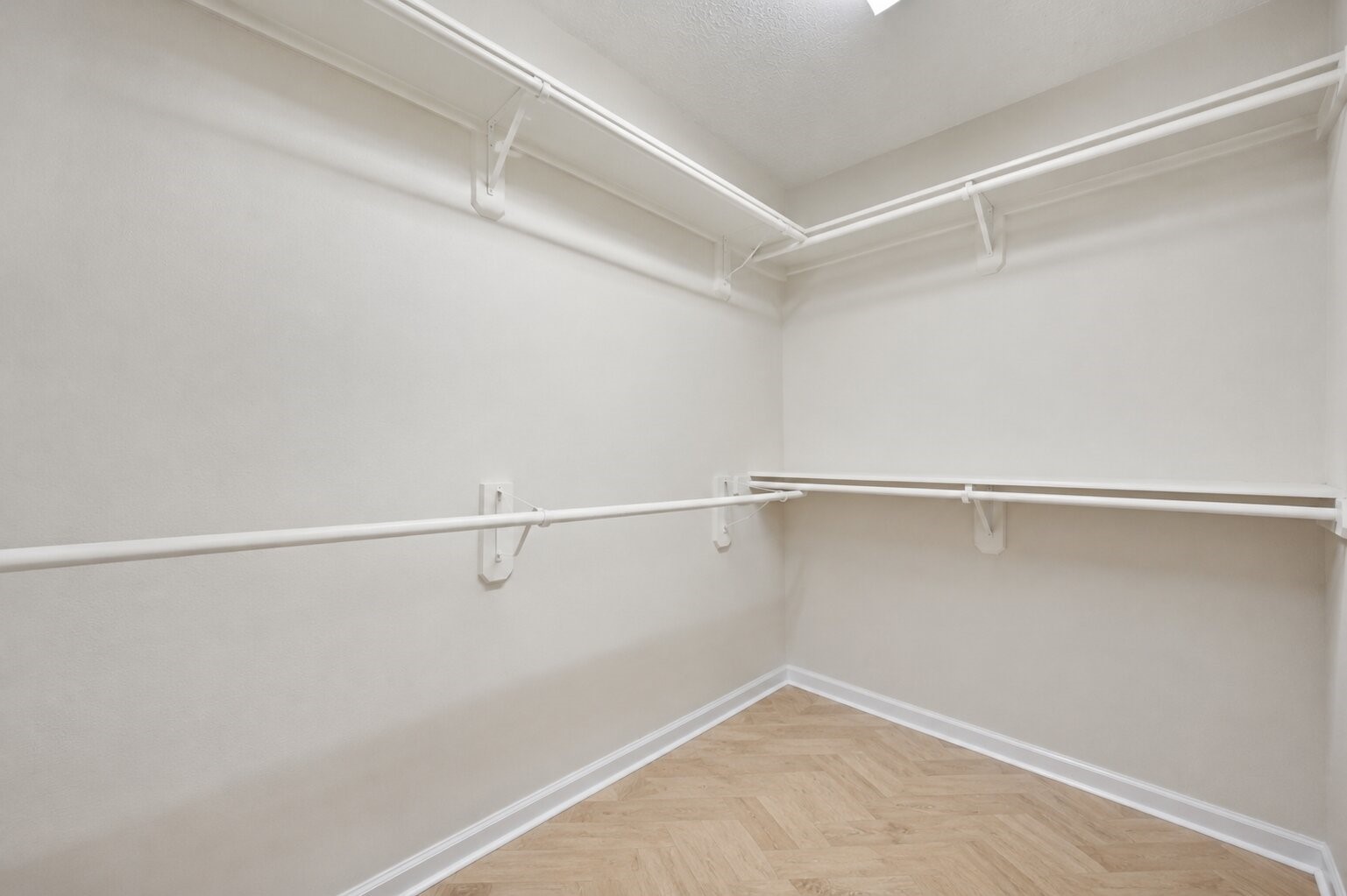 39 Steep Trail Place Conroe, TX 77385 - Photo 15 of 23 Primary closet