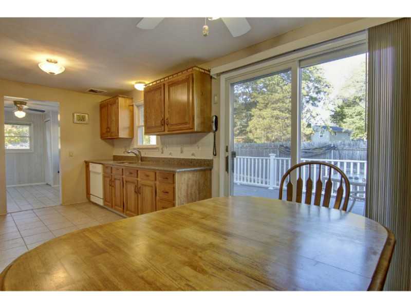 54 Colony Road East Providence, RI 02915 - Photo 11 of 24 Kitchen.