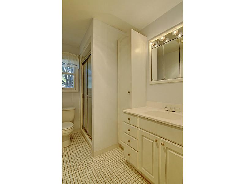 54 Colony Road East Providence, RI 02915 - Photo 15 of 24 Bathroom.