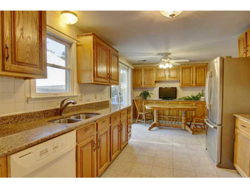 54 Colony Road East Providence, RI 02915 - Photo 9 of 24 Kitchen.