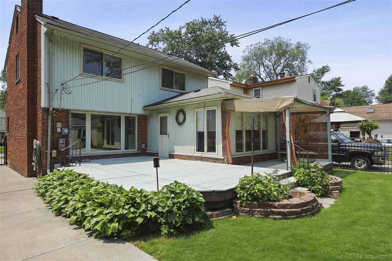 1622 Prestwick Road Grosse Pointe Woods, MI 48236 - Photo 35 of 39