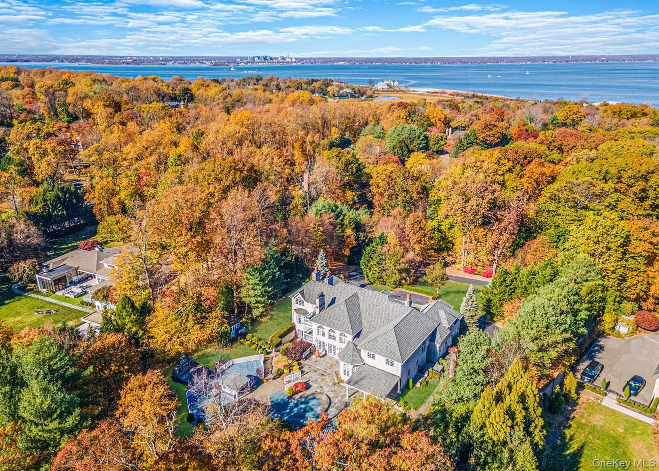 30 Arden Lane Sands Point, NY 11050 - Photo 19 of 20