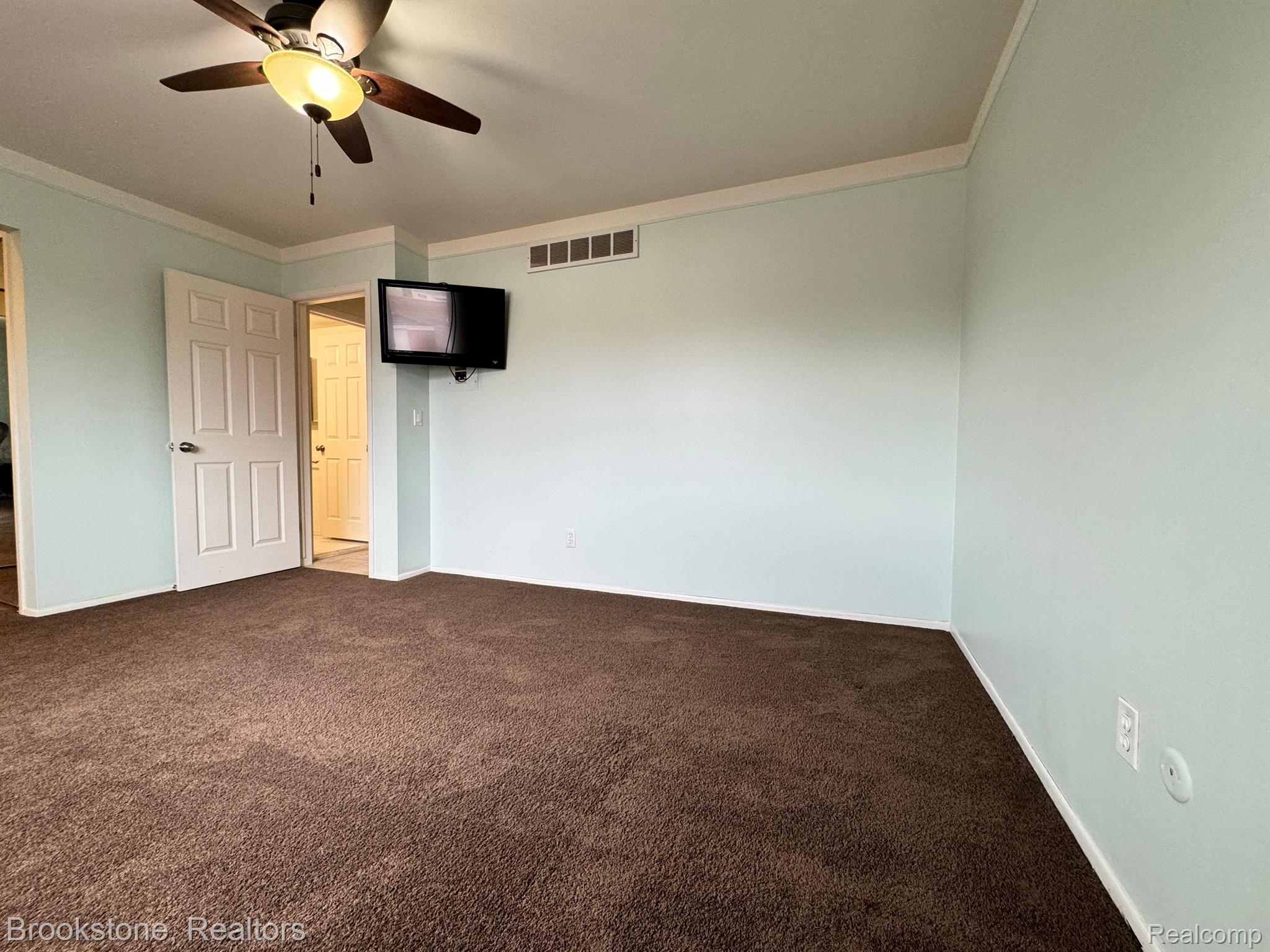 29464 Hoover Road, Unit 464 Warren, MI 48093 - Photo 11 of 23 Gallery Image 11