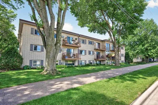 $124,900 | 240 Wentworth Avenue West, Unit 306, West St. Paul, MN 55118