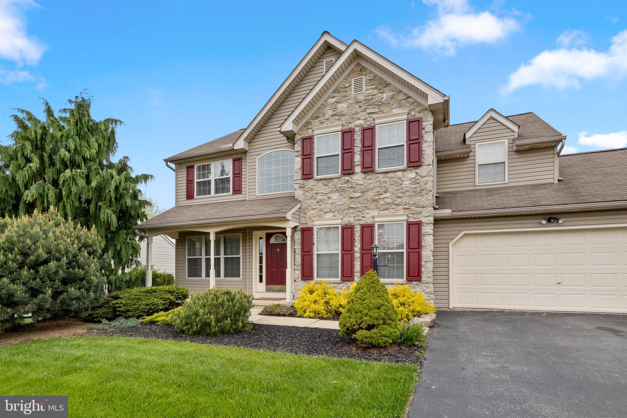 3288 Raintree Road York, PA 17404 - Photo 3 of 52 Gallery Image 3