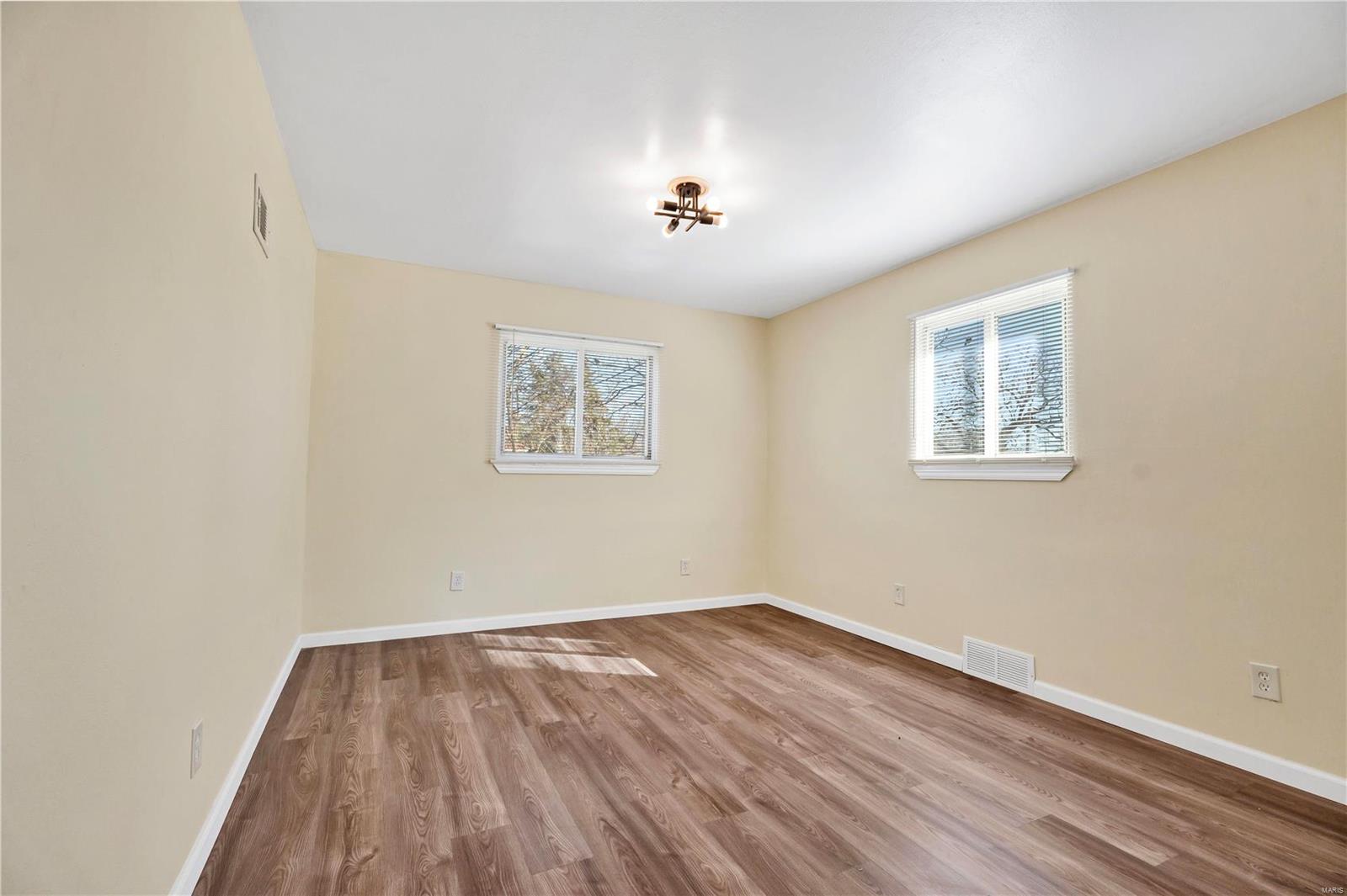 1943 McCausland Avenue St. Louis, MO 63117 - Photo 5 of 18