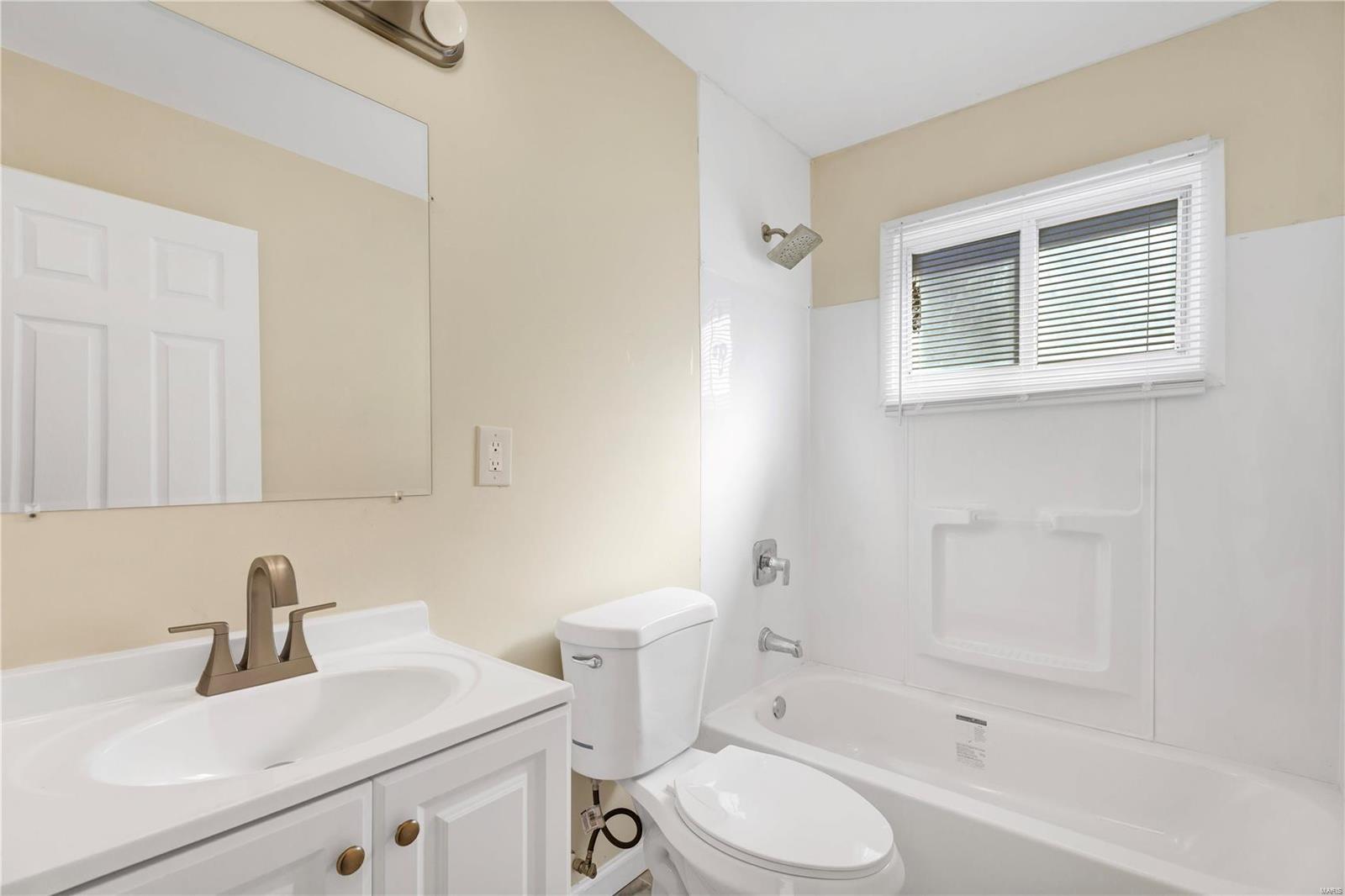 1943 McCausland Avenue St. Louis, MO 63117 - Photo 6 of 18