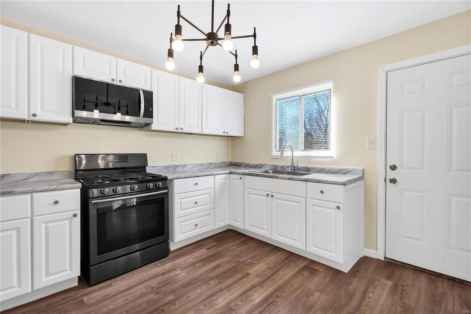 1943 McCausland Avenue St. Louis, MO 63117 - Photo 7 of 18