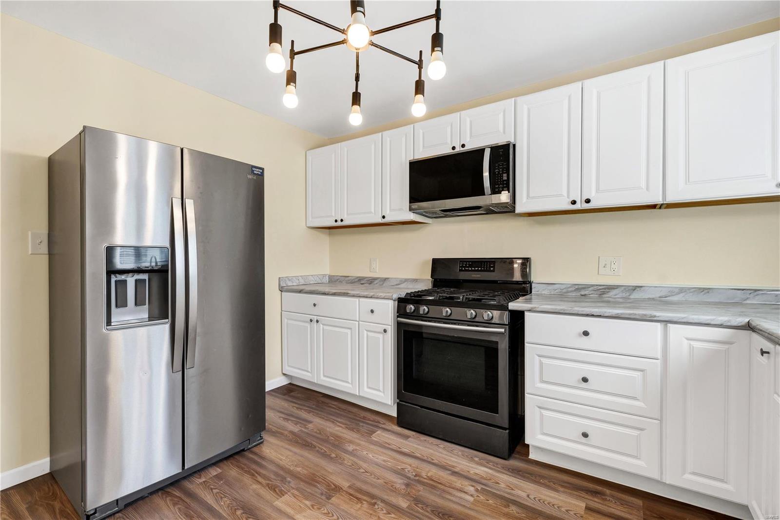 1943 McCausland Avenue St. Louis, MO 63117 - Photo 8 of 18