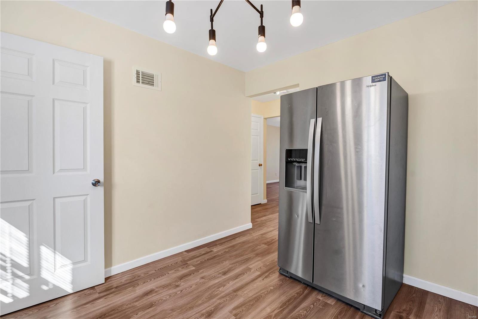 1943 McCausland Avenue St. Louis, MO 63117 - Photo 9 of 18