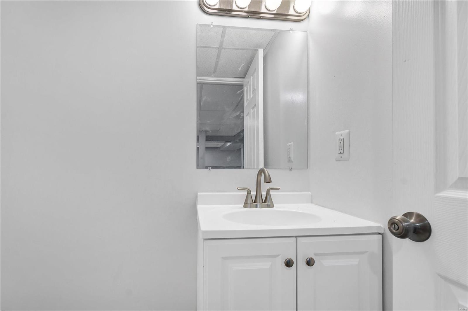 1943 McCausland Avenue St. Louis, MO 63117 - Photo 10 of 18