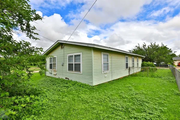 $1,700 | 5489 Encino Road, Abilene, TX 79605