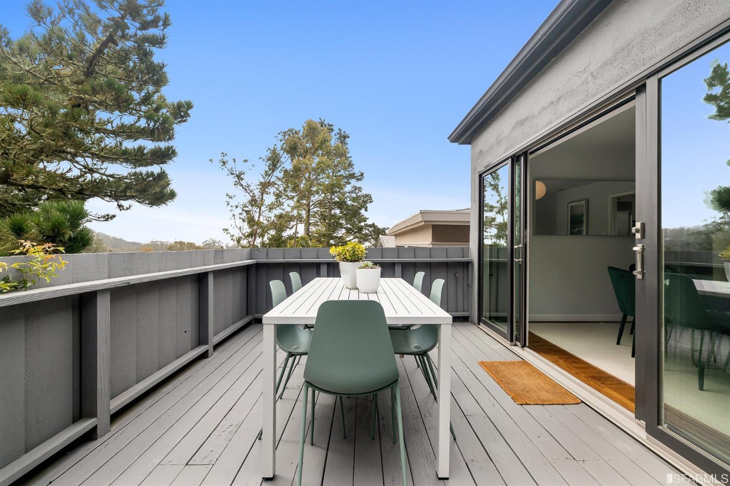 39 Warren Drive San Francisco, CA 94131 - Photo 13 of 63