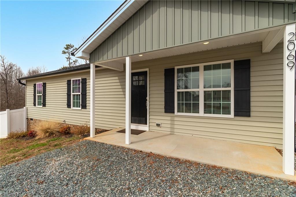 2069 Darwick Road Winston-Salem, NC 27127 - Photo 5 of 38