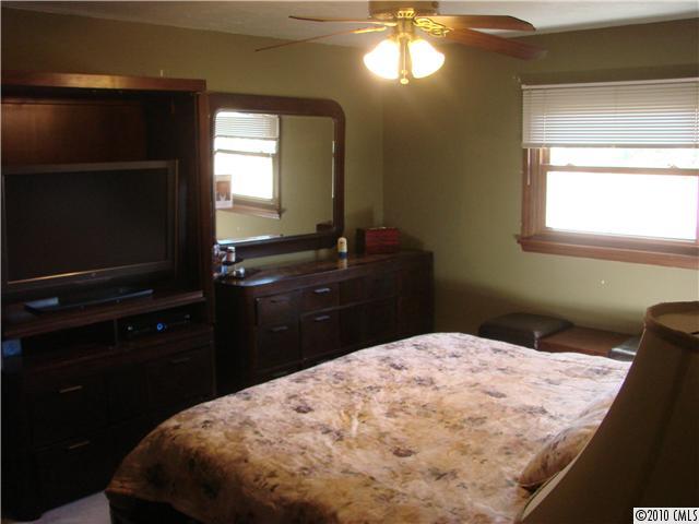 1048 Helmdale Road Midland, NC 28107 - Photo 7 of 9 Gallery Image 7