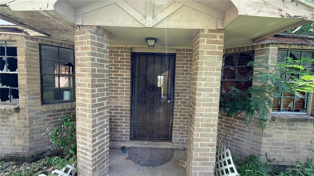 1524 West Hi Line Road Pharr, TX 78577 - Photo 6 of 34 a front view of a house