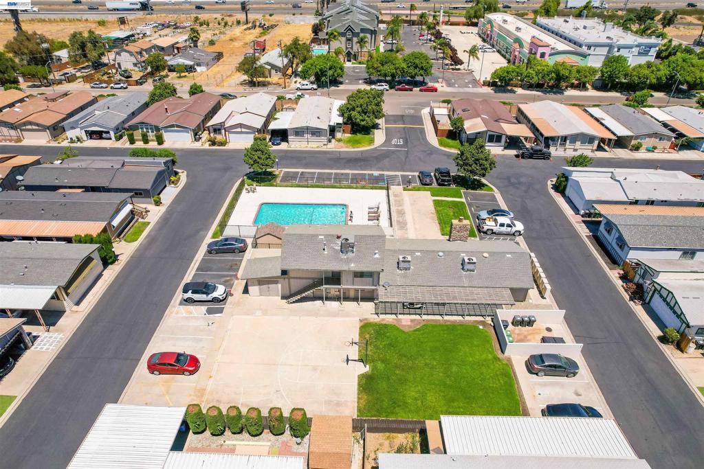 812 West Clover Road Tracy, CA 95376 - Photo 23 of 25 Gallery Image 23