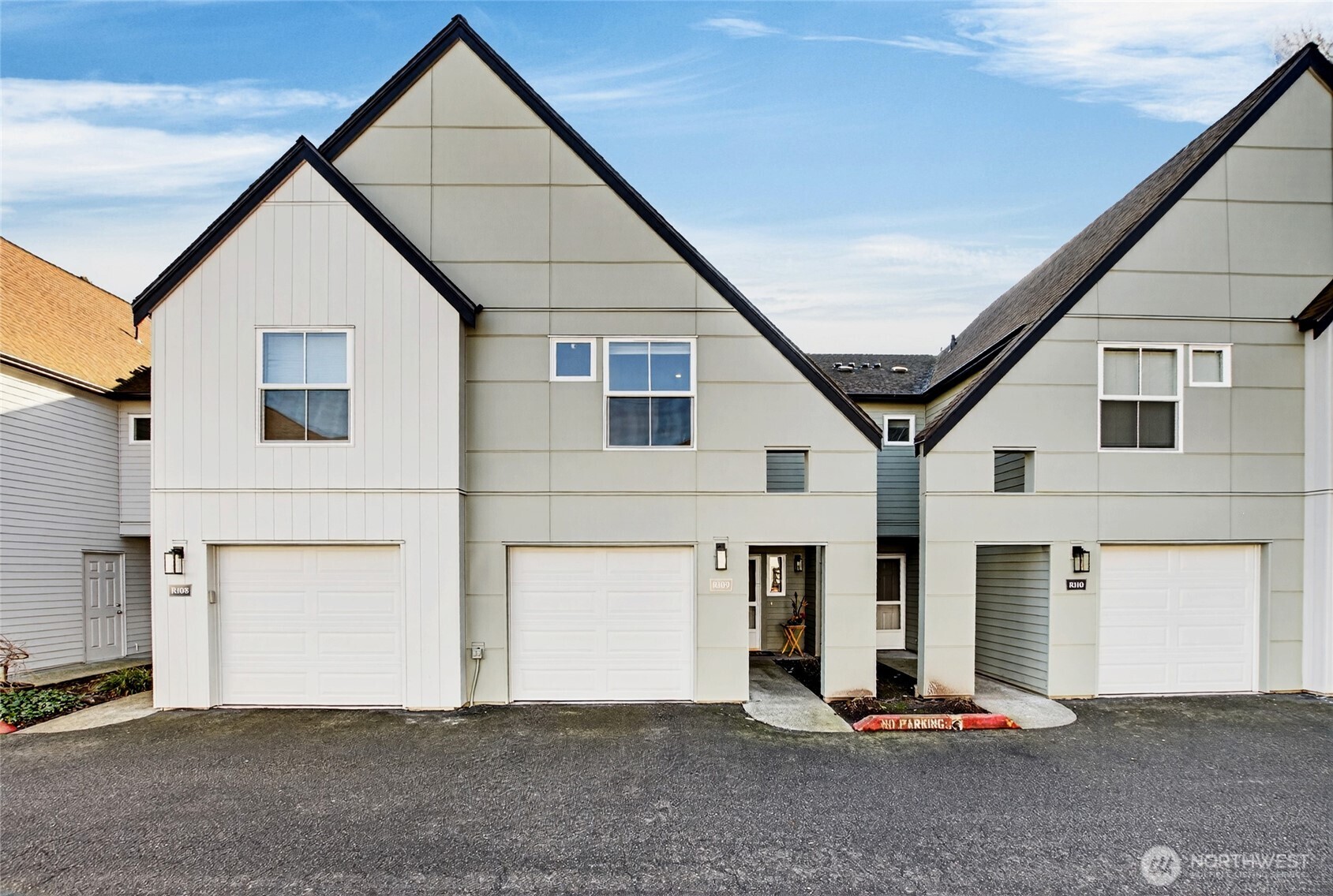 6615 South 239th Place, Unit R109 Kent, WA 98032 - Photo 1 of 40