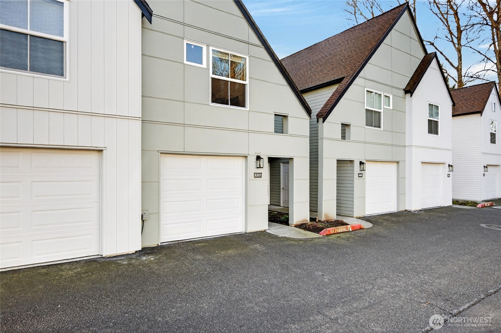 6615 South 239th Place, Unit R109 Kent, WA 98032 - Photo 2 of 40